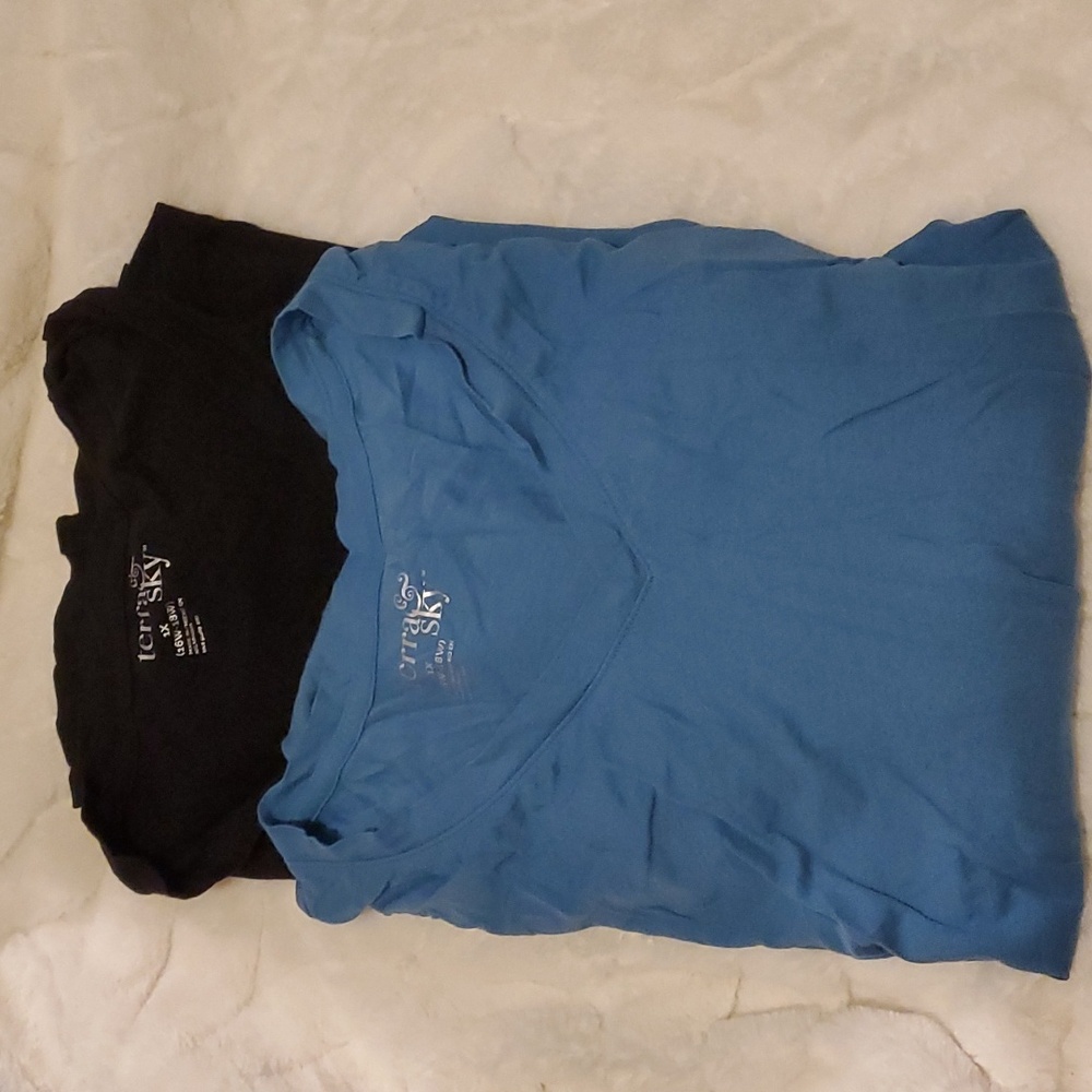 Terra & Sky V-neck Long Sleeve Tees